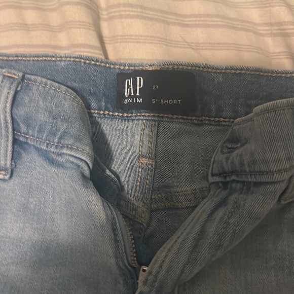 Shorts - Picture 2 of 3